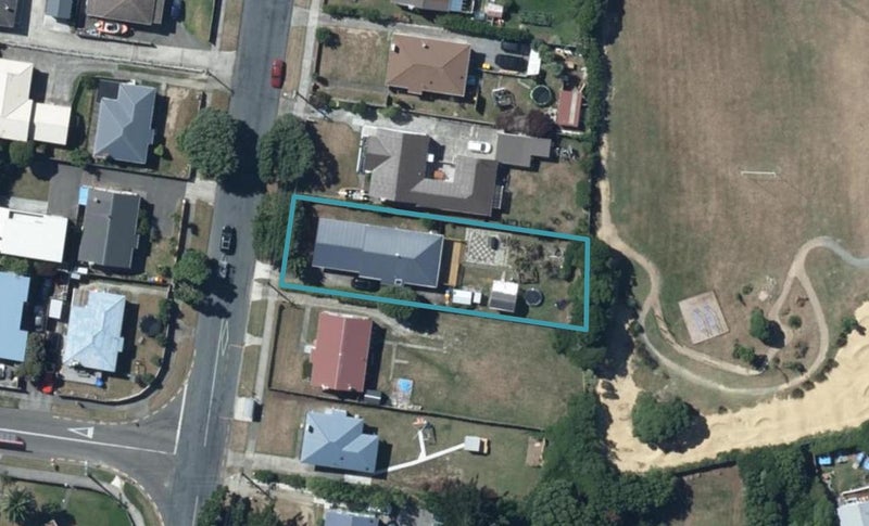 73 Te Pene Avenue, Titahi Bay, Porirua - Carousel 1