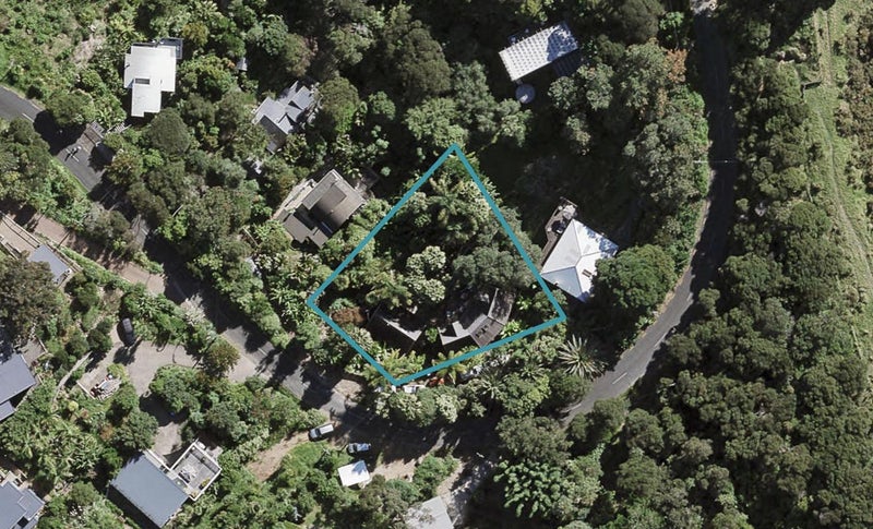 33 Hill Road, Palm Beach, Waiheke Island - Carousel 1