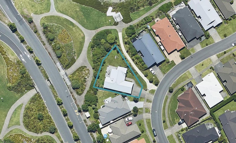 11 Tarn Close, Pyes Pa, Tauranga - Carousel 1