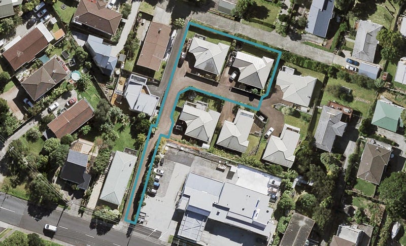 2/8A Target Road, Totara Vale, Auckland - Carousel 1