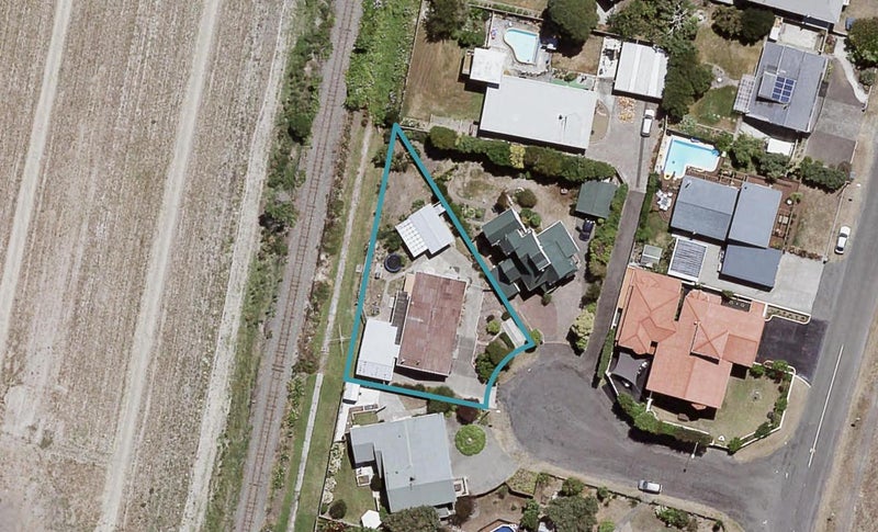 3 Dorothy Place, Bay View, Napier - Carousel 1