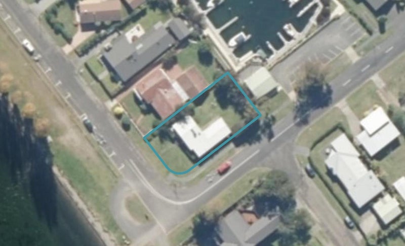 1 Kinloch Esplanade, Kinloch, Taupō - Carousel 1