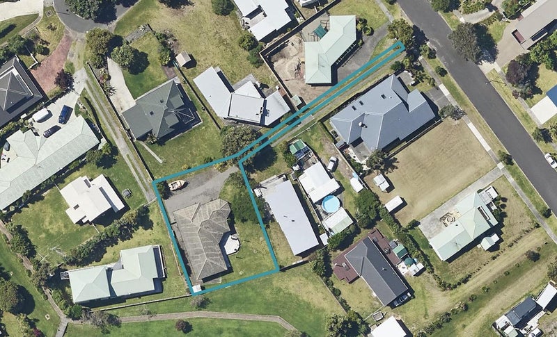 22 Bowentown Boulevard, Bowentown, Waihi Beach - Carousel 1