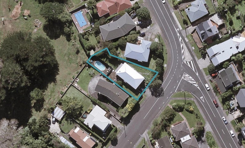 1 Cowling Road, Hurdon, New Plymouth - Carousel 1