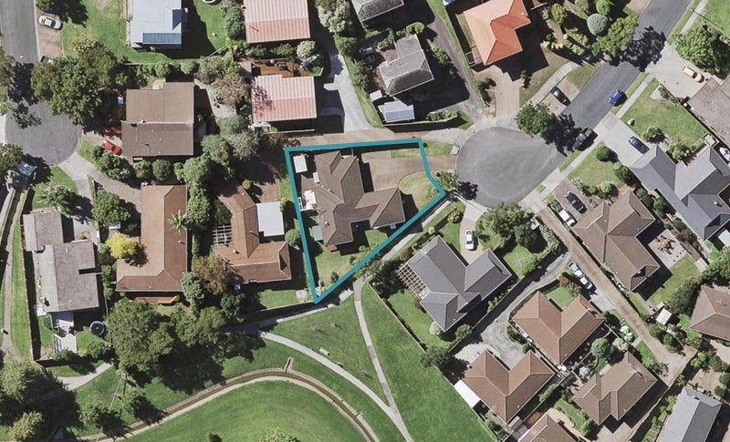 19 Billabong Place, Botany Downs, Auckland - Carousel 1
