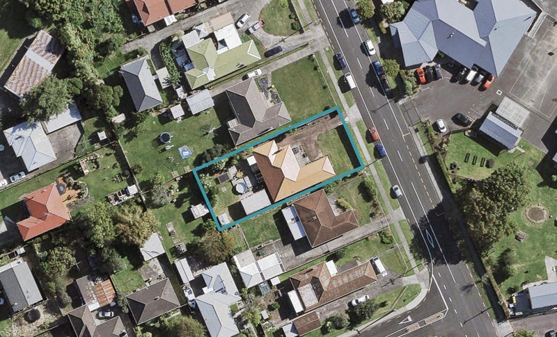 15 Scotts Road, Manurewa East, Auckland - Carousel 1