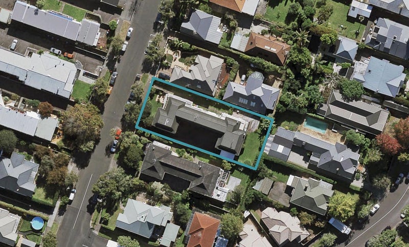 2/18 Armadale Road, Remuera, Auckland - Carousel 1