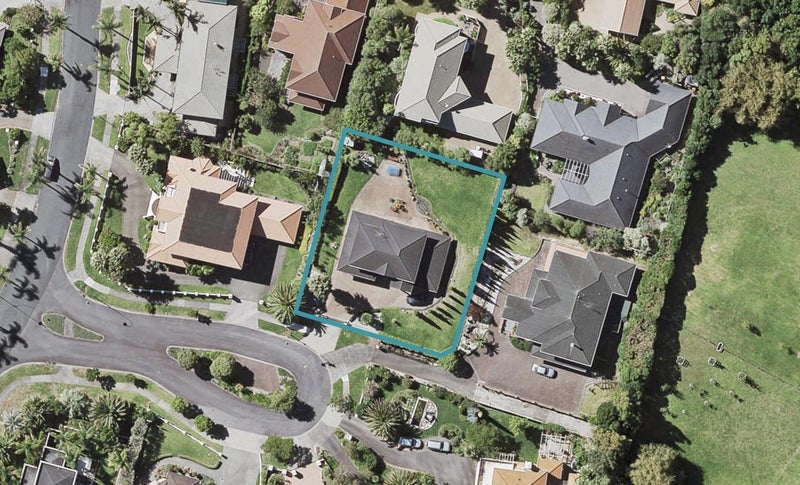 6 Kerridge Close, Shamrock Park, Auckland - Carousel 1