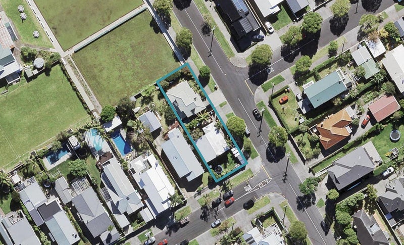 40 Walford Road, Point Chevalier, Auckland - Carousel 1
