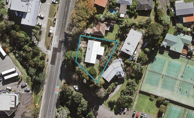 55 Lake Road, Northcote, Auckland - Carousel 1