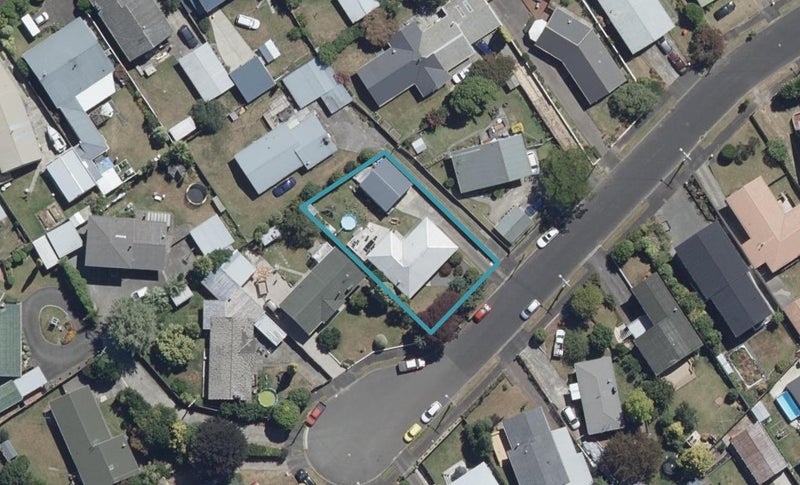 17 Patrick Place, Fitzroy, Hamilton - Carousel 1