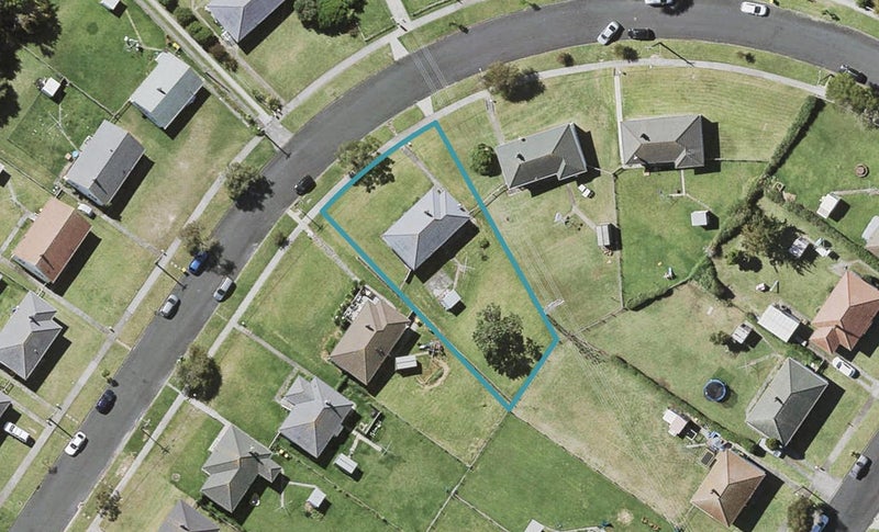 6 Hillary Crescent, Belmont, Auckland - Carousel 1