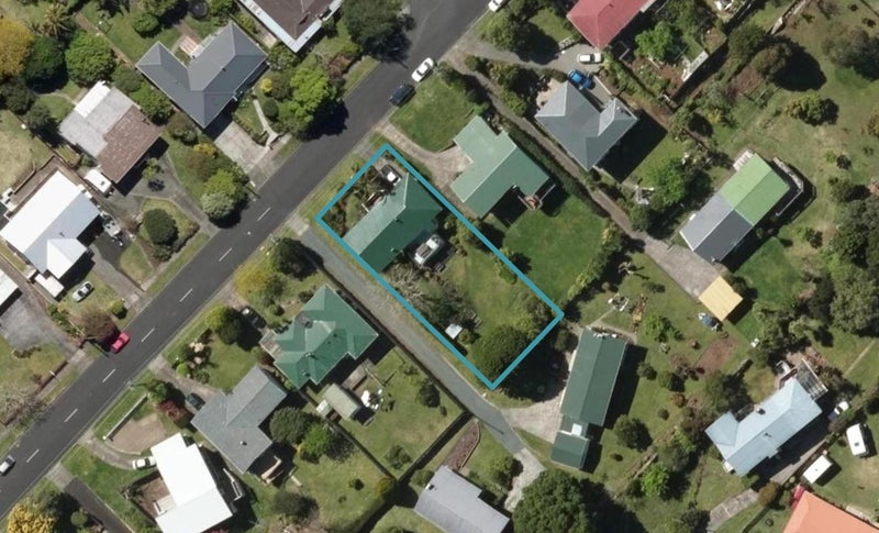 21 Fisher Terrace, Kamo, Whangarei - Carousel 1