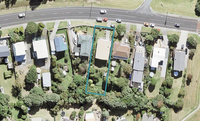 1275 Whangaparaoa Road, Gulf Harbour, Whangaparaoa - Carousel 1