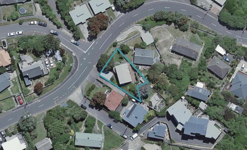 139 Cockayne Road, Khandallah, Wellington - Carousel 1