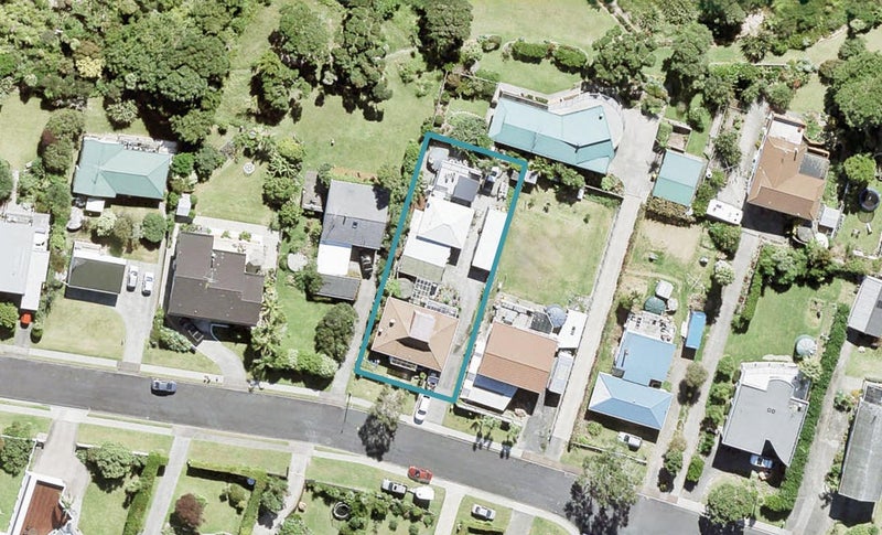 112 Pacific Parade, Army Bay, Whangaparaoa - Carousel 1