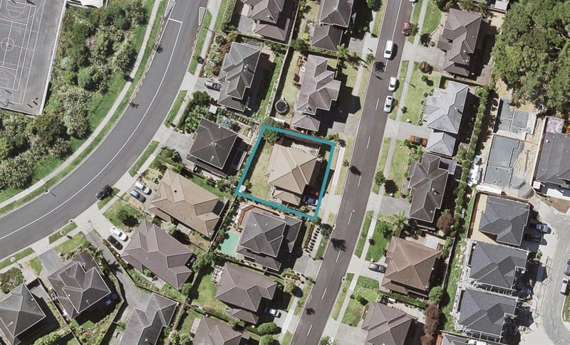 7 Amaretto Avenue, Flat Bush, Auckland - Carousel 1