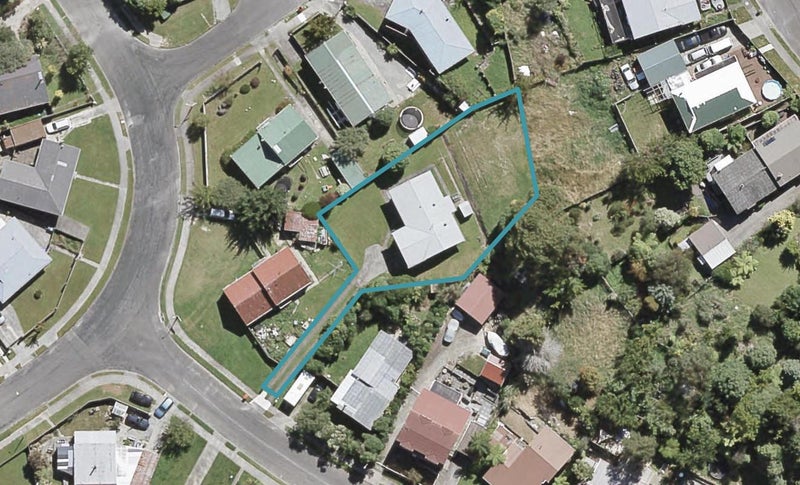 19 Edelweiss Grove, Timberlea, Upper Hutt - Carousel 1
