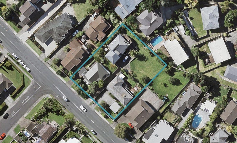 3/65 East Coast Road, Castor Bay, Auckland - Carousel 1