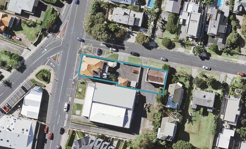1A/0 Hurstmere Road, Takapuna, Auckland - Carousel 1