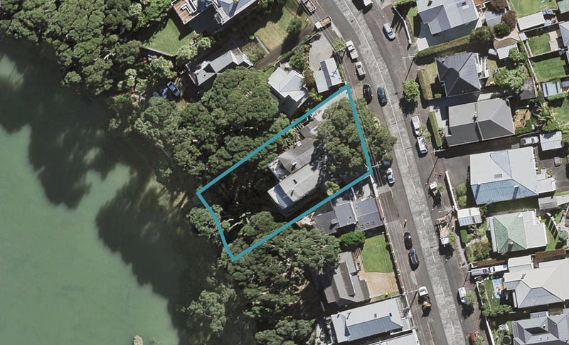 2/80 Queen Street, Northcote Point, Auckland - Carousel 1