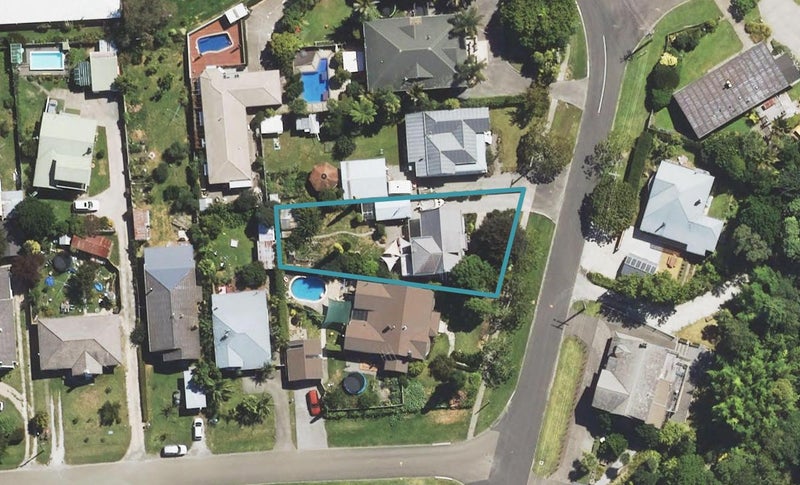 12 Russell Street, Whataupoko, Gisborne - Carousel 1