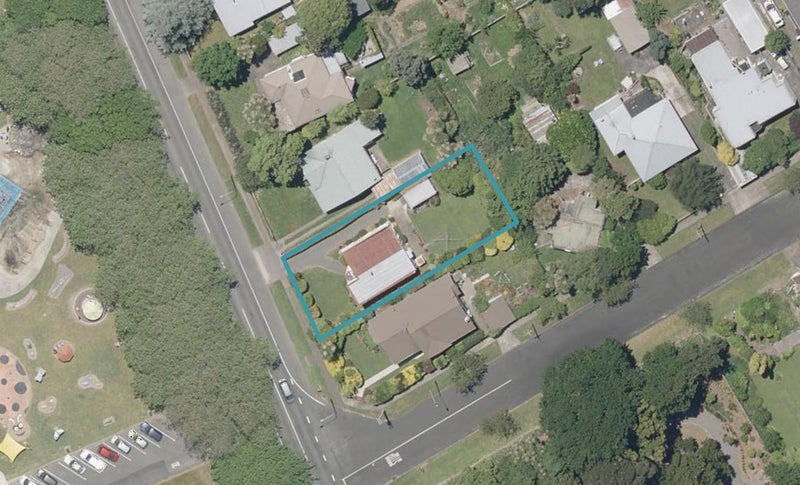 98 Anzac Parade, Whanganui East, Whanganui - Carousel 1