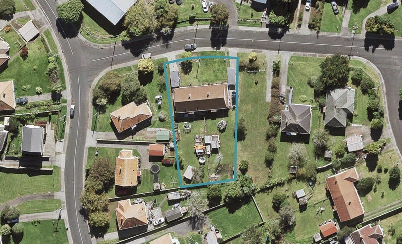 16 Holdsworth Avenue, Wesley, Auckland - Carousel 1