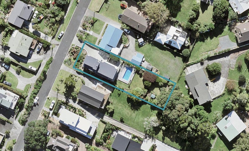95 Hebron Road, Waiake, Auckland - Carousel 1