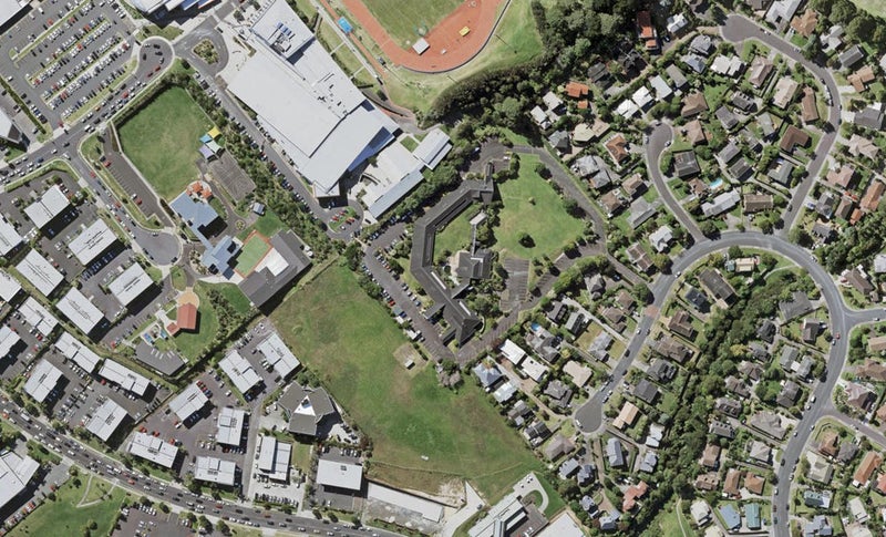 11 Battersby Lane, Windsor Park, Auckland - Carousel 1