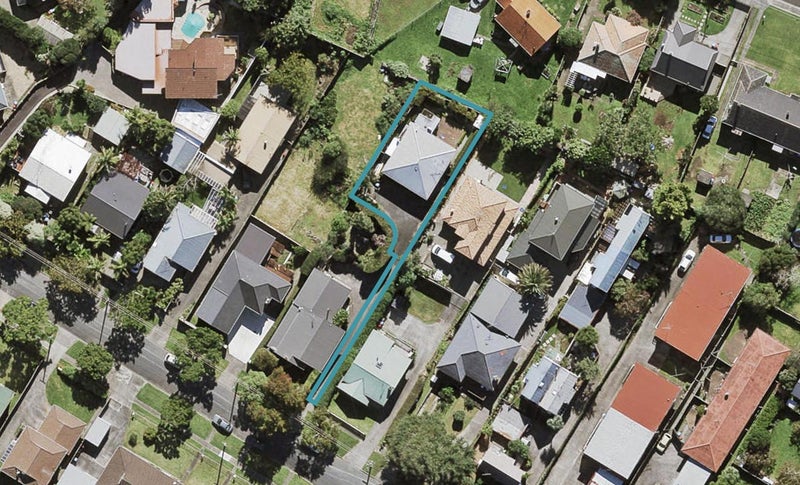 83A Haverstock Road, Sandringham, Auckland - Carousel 1