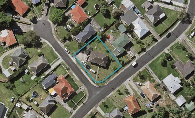 1 Leonard Place, Otara, Auckland - Carousel 1