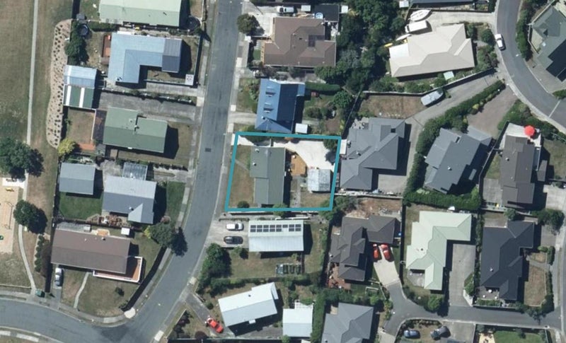 6 Trispen Place, Camborne, Porirua - Carousel 1