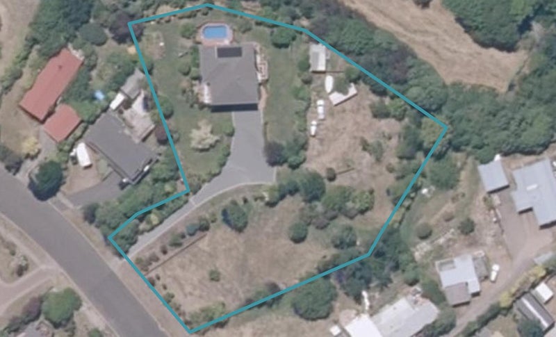 16 Reeves Road, Acacia Bay, Taupo - Carousel 1
