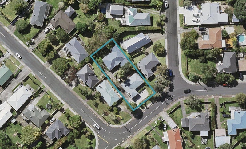 2/7 Trinidad Road, Sunnynook, Auckland - Carousel 1