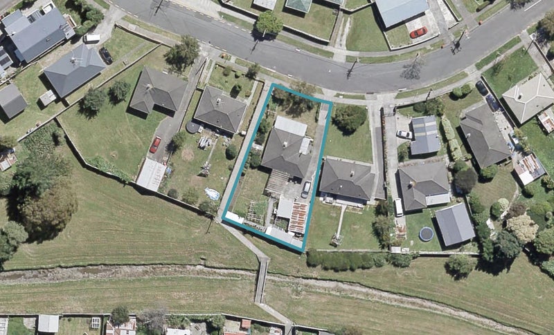 21 Hikurangi Street, Trentham, Upper Hutt - Carousel 1