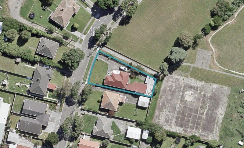 8 Durham Crescent, Fairfield, Lower Hutt - Carousel 1