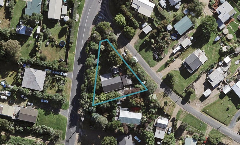 2 Trig Hill Road, Onetangi, Waiheke Island - Carousel 1