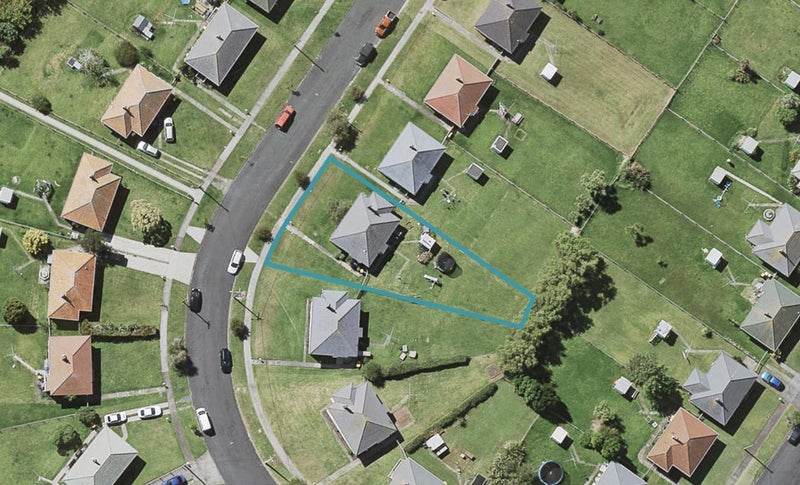 20 Hillary Crescent, Belmont, Auckland - Carousel 1