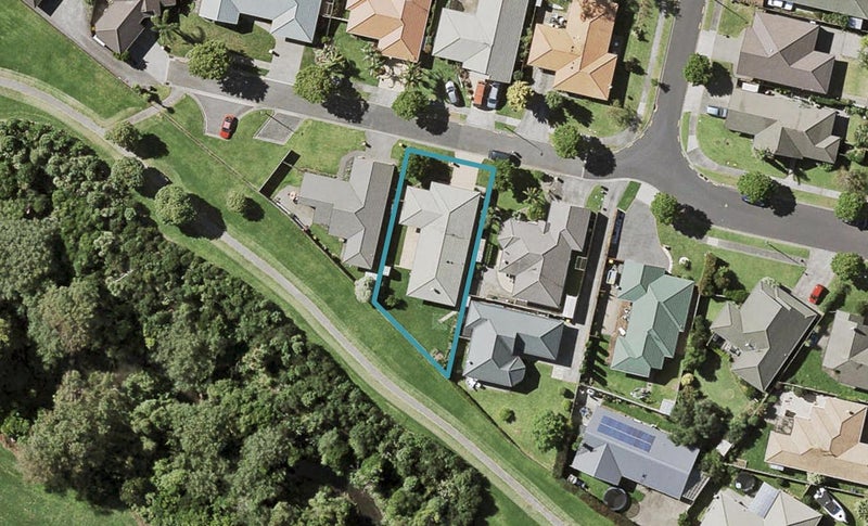 12 Morestead Avenue, Huntington Park, Auckland - Carousel 1