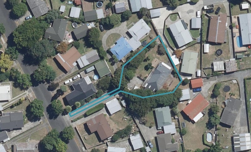 70 Oakfield Crescent, Pukete, Hamilton - Carousel 1