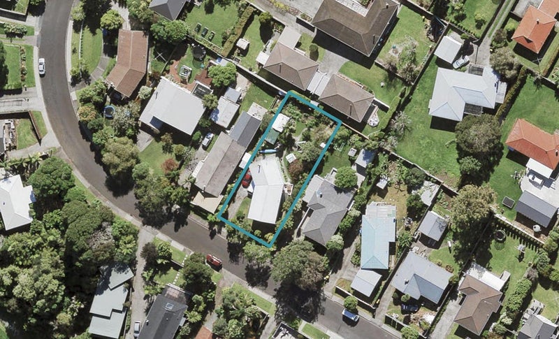 16 Taioma Crescent, Te Atatu Peninsula, Auckland - Carousel 1