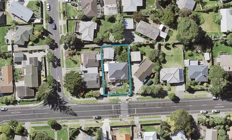 90 Gills Road, Bucklands Beach, Auckland - Carousel 1
