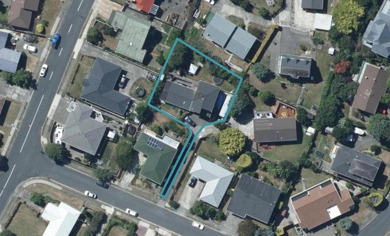 5 Kinloch Place, Papakowhai, Porirua - Carousel 1