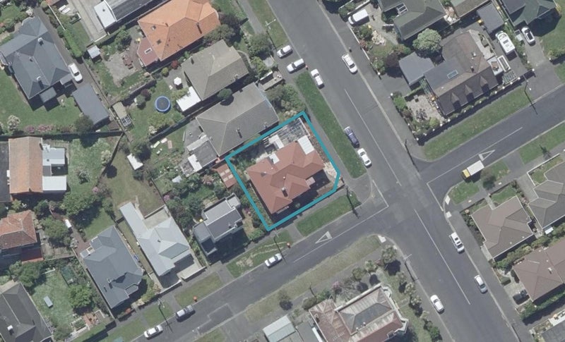 57 Beach Street, Saint Clair, Dunedin - Carousel 1