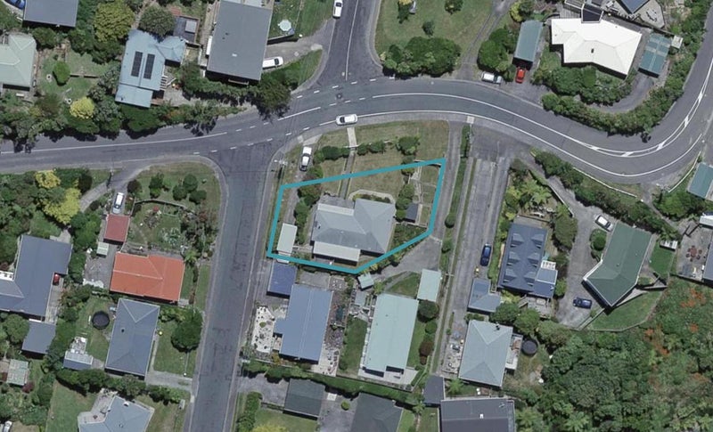 2 Salford Street, Newlands, Wellington - Carousel 1