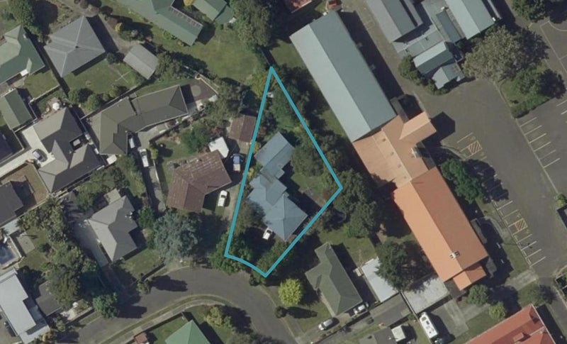 6 Brett Place, Takaro, Palmerston North - Carousel 1