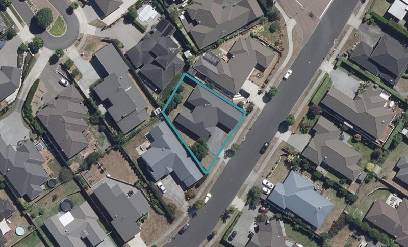 45 Somerton Drive, Huntington, Hamilton - Carousel 1
