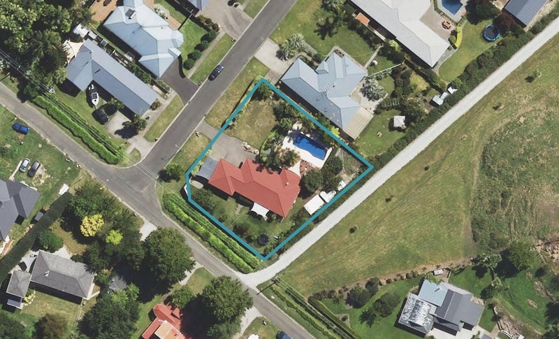 1 Kingfisher Drive, Whataupoko, Gisborne - Carousel 1