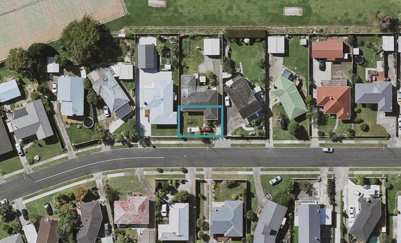 104A Edgewater Drive, Pakuranga, Auckland - Carousel 1